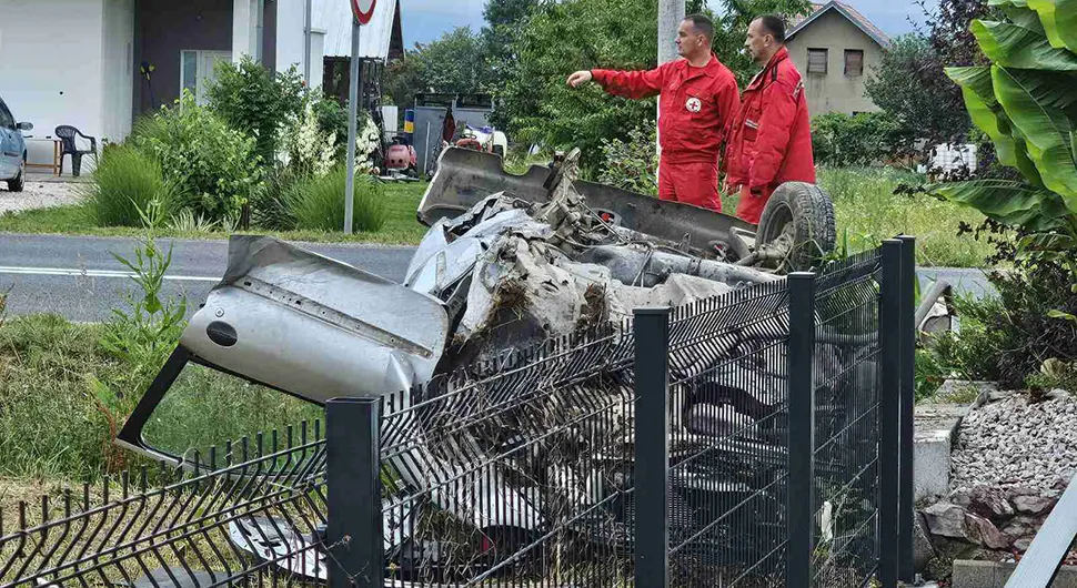 Prve fotografije sa mjesta stravične nesreće u kojoj je poginula jedna osoba