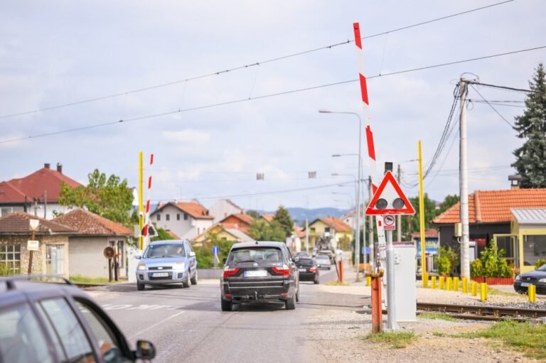 Od sutra redovan rad signalno-sigurnosnog sistema na prelazu “Zalužani”