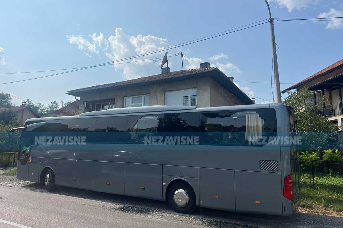 Polupana stakla na autobusu navijača Ferencvaroša  