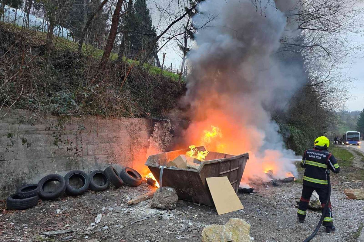 Gorio kontejner u Banjaluci