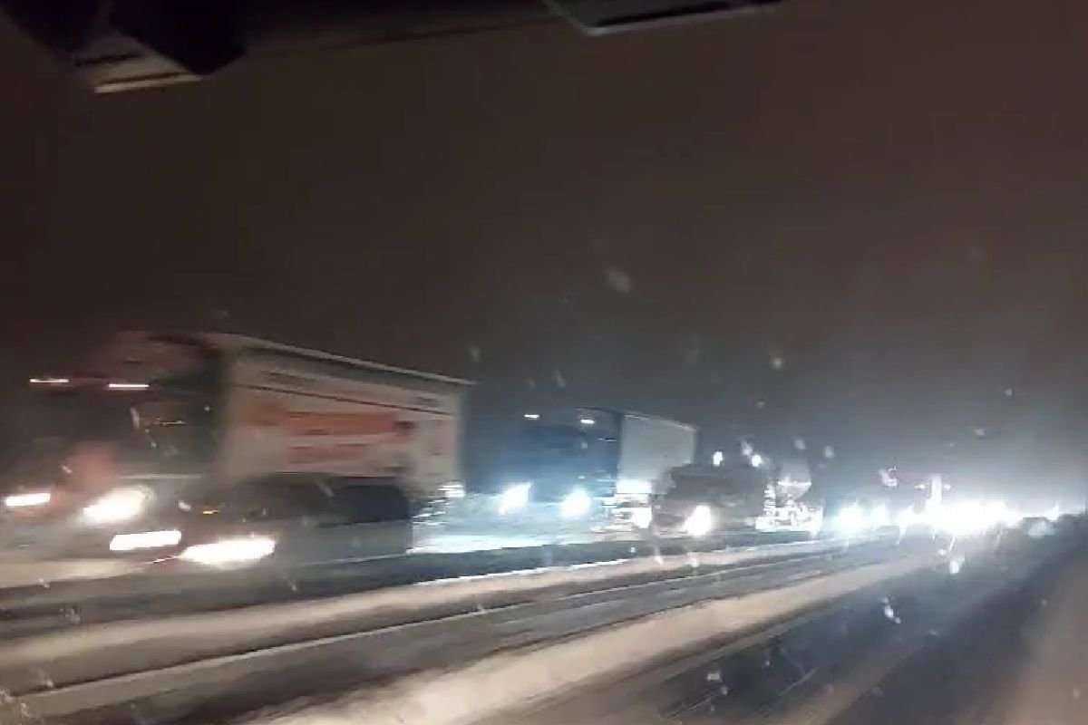 Kamion se popriječio na auto-putu Banjaluka-Doboj VIDEO